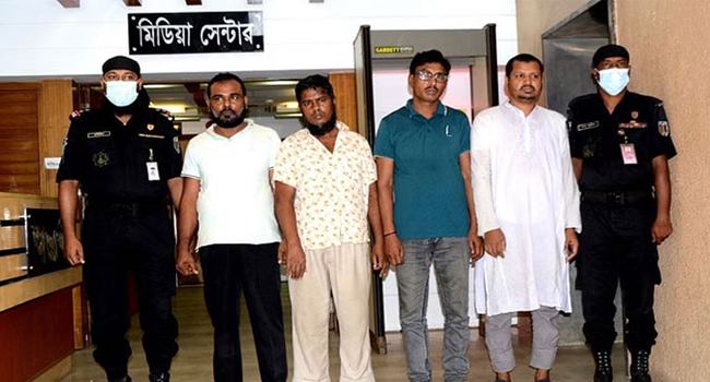 বিমানবন্দরে মালামাল লুট চক্রের ৪ সদস্য গ্রেফতার