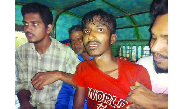 সোনারগাঁওয়ে শিশু অপহরণকারীকে গণধোলাই