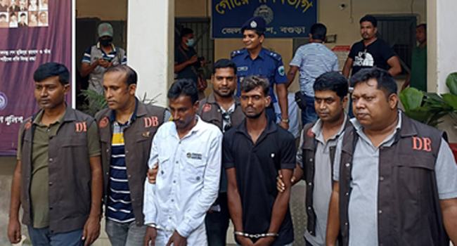 বগুড়ায় সাবেক সেনাসদস্য খুন : অস্ত্রসহ গ্রেফতার ২