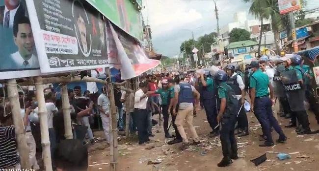 গাজীপুরে বিএনপি-পুলিশ সংঘর্ষ : ৬ জন গুলিবিদ্ধসহ আহত অর্ধশতাধিক