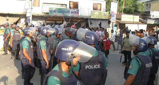 রংপুরে বিএনপির কালো পতাকার মিছিলে পুলিশের বাধা
