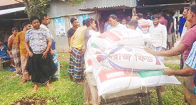 ভালুকায় মৎস্যখাদ্যের বস্তায় সরকারি চাল পাচার, আটক ৪
