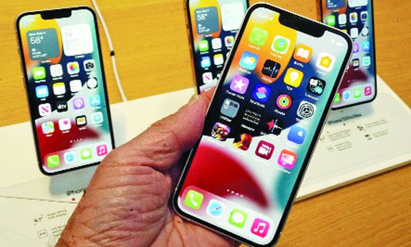 আইফোন উৎপাদনে চীনের বিকল্প হতে যাচ্ছে কি ভারত