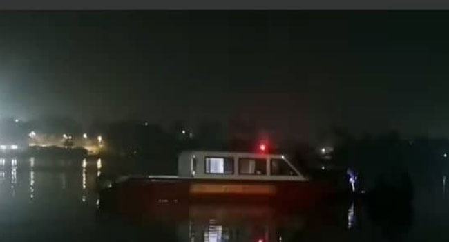 শীতলক্ষ্যায় ফেরির সাথে ধাক্কা লেগে নৌকাডুবি, ৩ জনের লাশ উদ্ধার
