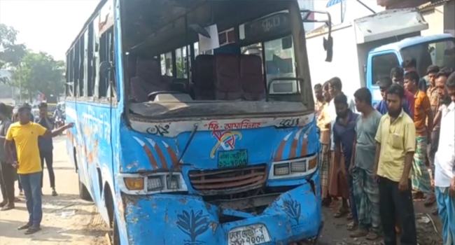 গাজীপুরে বাসচাপায় নিহত ৪