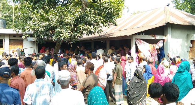 আটোয়ারীতে গলায় ফাঁস দিয়ে গৃহবধূর আত্মহত্যা