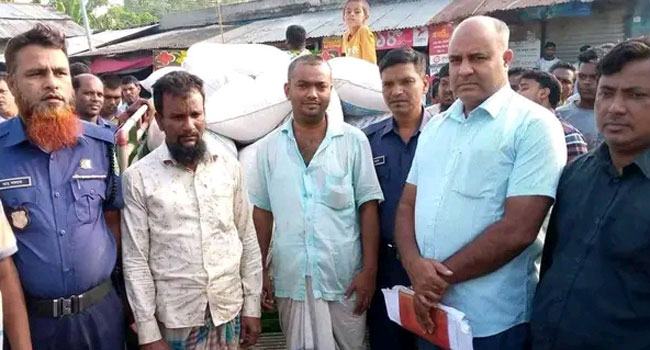 নন্দীগ্রামে খাদ্যবান্ধব কর্মসূচির ৪০ বস্তা চালসহ আটক ২