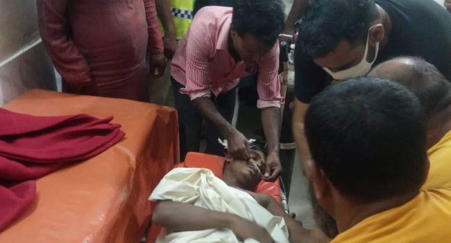 রংপুরে আটকা পড়ার ১০ ঘণ্টা পর শ্রমিক জীবিত উদ্ধার