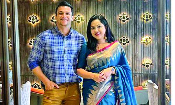 একসাথে উপস্থাপনায় নাদিয়া-নাঈম
