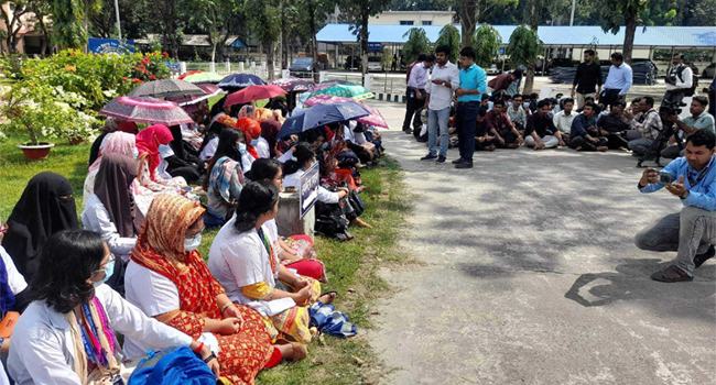 কর্মবিরতি প্রত্যাহার করে কাজে যোগ দিলেন রামেকের চিকিৎসকরা