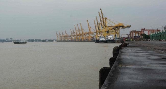 চট্টগ্রাম বন্দরের অপারেশনাল কর্মকাণ্ড বন্ধ, জেটি জাহাজশূন্য