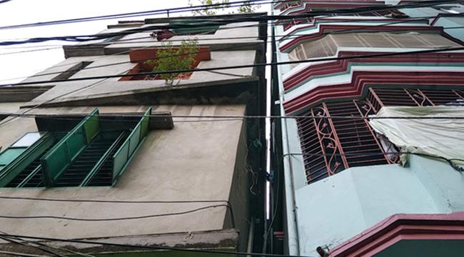কেরানীগঞ্জে ২টি ভবন হেলে পড়ায় পরিত্যক্ত ঘোষণা