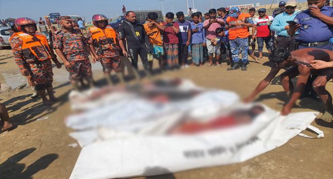 মিরসরাইয়ে ড্রেজারডুবি : আরো ৩ শ্রমিকের লাশ উদ্ধার