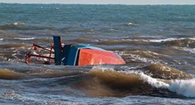 সিত্রাং : পদ্মা নদীতে সারসহ ১৩ জাহাজ ও বাল্কহেড ডুবি