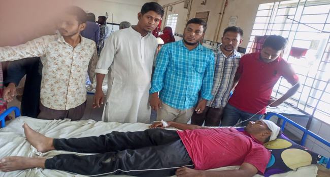 ভোলার চরফ্যাসনে যুবদলের প্রতিষ্ঠাবার্ষিকীতে হামলা, আহত অর্ধ শতাধিক