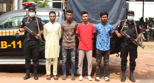 সোনারগাঁওয়ে কিশোর গ্যাংয়ের ৪ সদস্য আটক