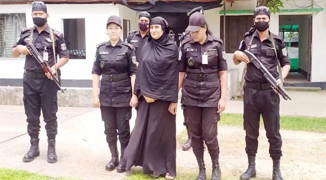 নরসিংদীতে ‘বিতর্কিত’ পোশাকের প্রতিবাদকারী শীলার মুক্তিতে বাধা নেই