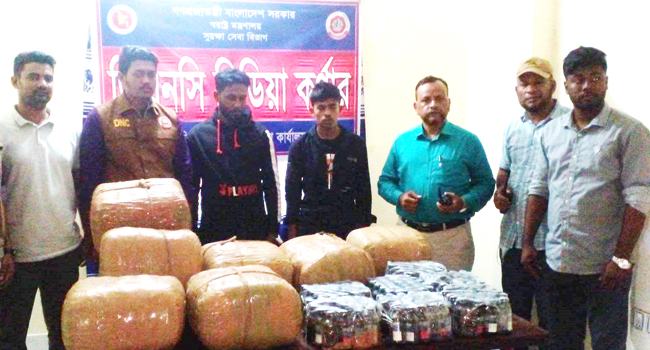 নোয়াখালীতে মাদকসহ আটক ২