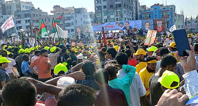 রংপুরে বিএনপির চতুর্থ বিভাগীয় সমাবেশে নেতাকর্মীদের ঢল
