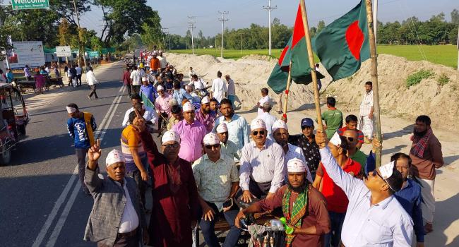 বিএনপি’র মহাসমাবেশ ৭০০ ভ্যানে রওনা দিলেন সৈয়দপুর নেতাকর্মীরা