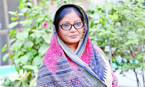 আজীবন সম্মাননায় ভূষিত হচ্ছেন ডলি জহুর
