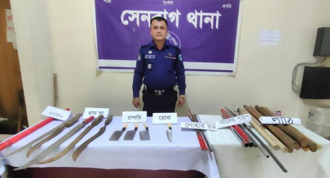 নোয়াখালীতে বিপুল সংখ্যক দেশীয় অস্ত্র উদ্ধার
