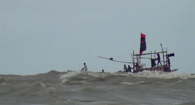 ঝড়ের কবলে পরে ভারতে যাওয়া ৪৬ জেলে দেশে ফিরেছেন