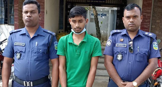 গফরগাঁওয়ে কলেজশিক্ষার্থীকে ক্ষুর দিয়ে আহত : প্রধান আসামি গ্রেফতার