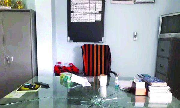 রাবিতে সহকারী প্রক্টরের উদ্ধত আচরণ