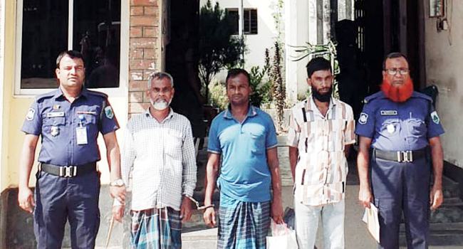রাণীনগরে মাদককারবারিসহ গ্রেফতার ৩