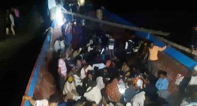 বরগুনার বিএনপি নেতাকর্মীরা ৪১ ট্রলারে পৌঁছলেন বরিশাল
