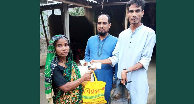 নাটোরের শতবর্ষী অন্ধ তারা বানুর ঠাঁই হয়েছে মেয়ের বাড়িতে