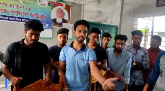 কলেজ কর্তৃপক্ষের দুর্নীতি : পরীক্ষা দিতে পারলো না ২৫ পরীক্ষার্থী
