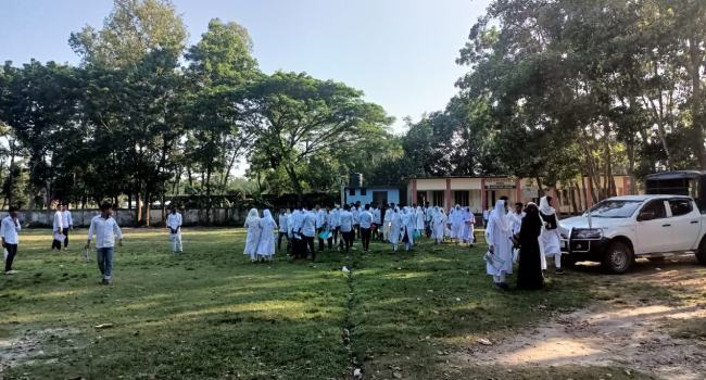 সোয়া ১ ঘণ্টা পর জানতে পারলেন পরীক্ষা বাতিল