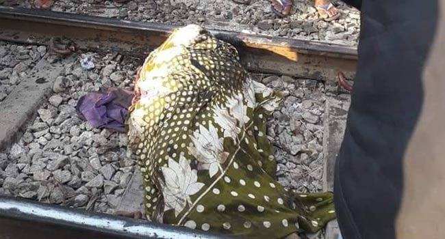 চাকরি থেকে বরখাস্ত হওয়ায় ট্রেনের নিচে লাফিয়ে আত্মহত্যা