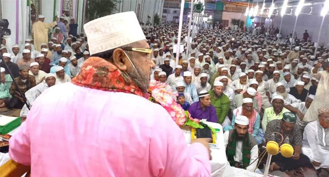 ‘দেশের সকল আলেম ওলামা ও পীর মশায়েখদের সত্যের পক্ষে ঐক্যবদ্ধ হন’