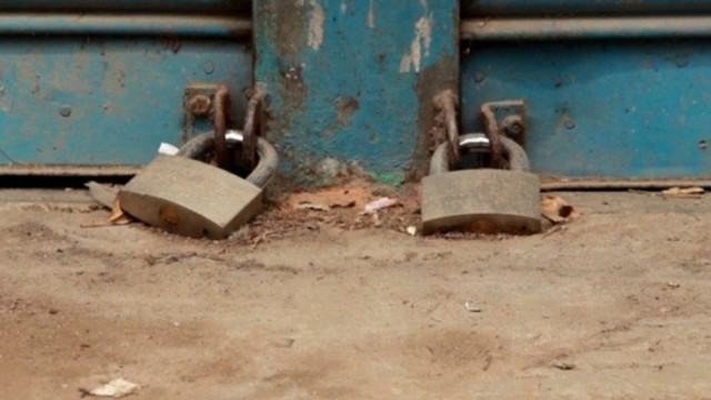 বিএনপির সমাবেশে যাওয়ায় ৩ নেতার দোকানে তালা