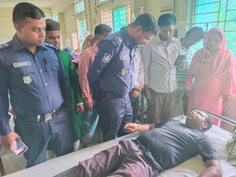 ইভটিজিংয়ের প্রতিবাদ করে ছাত্রের মারধরে আহত শিক্ষক