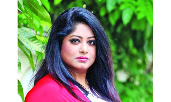 একই দিনে মৌসুমীর দুই সিনেমার মুক্তি
