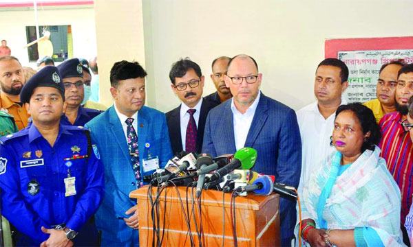 বাংলাদেশে টিকাদানে আমেরিকা গর্বিত অংশীদার : মার্কিন রাষ্ট্রদূত
