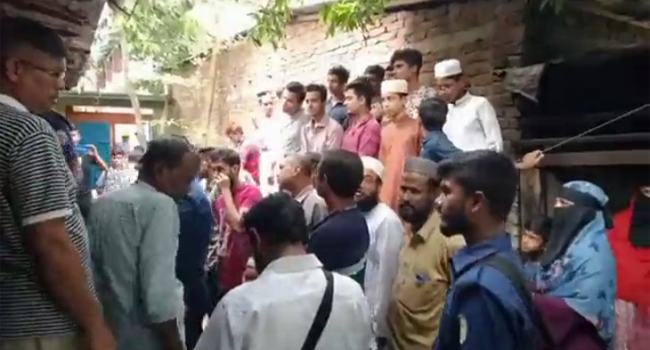 মঠবাড়িয়ায় প্রবাসীর স্ত্রীর ঝুলন্ত লাশ উদ্ধার