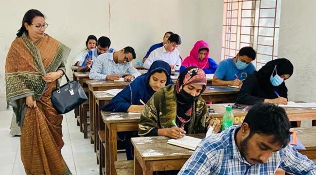 আত্মবিশ্বাসী শিক্ষার্থী গড়তে বাউবি সচেষ্ট : পরীক্ষাকেন্দ্র পরিদর্শনকালে প্রো-ভিসি