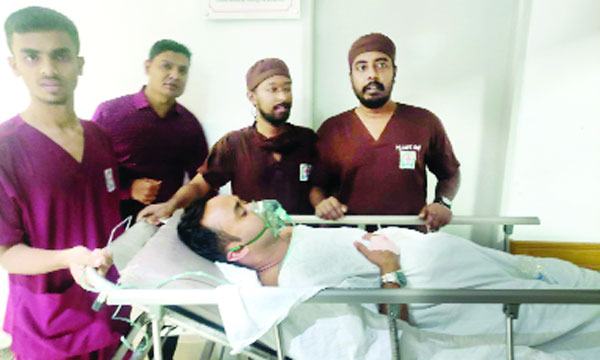 সাভারে ছিনতাইকারীর ছুরিকাঘাতে পটুয়াখালীর এসি ল্যান্ড গুরুতর আহত