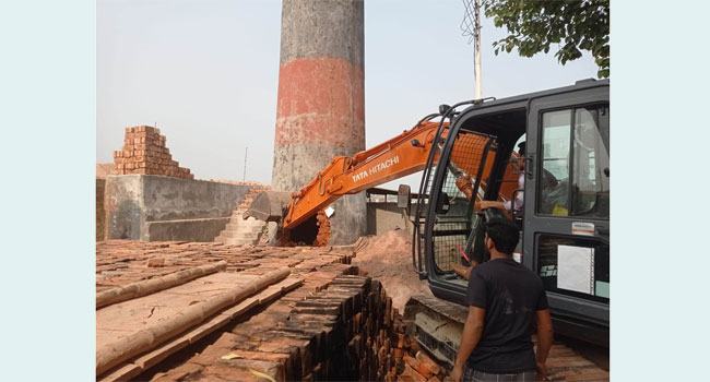 অবৈধ ইট ভাটা বন্ধে হাইকোর্টের নির্দেশ, গুঁড়িয়ে দেয়া হলো ৩ ভাটা