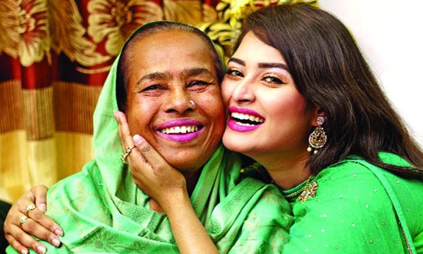 মা-ই আমার পৃথিবী, দোয়া চাই : শিলা