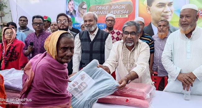 তত্ত্বাবধায়ক সরকারের অধীনে নির্বাচন এখন সময়ের দাবি, হালুয়াঘাটে কম্বল বিতরণকালে প্রিন্স