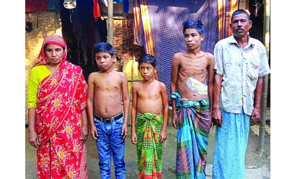 ৪ সন্তানের ৩ জনেরই থ্যালাসেমিয়া : অর্থাভাবে হচ্ছে না চিকিৎসা