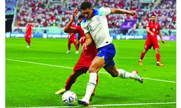 ফেবারিট ইংল্যান্ড ও নেদারল্যান্ডসের জয়