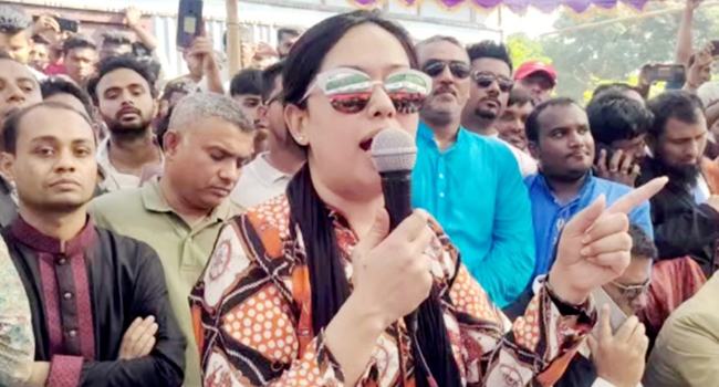 পুলিশ ভাইয়েরা সাবধান হয়ে যান : রুমিন ফারহানা