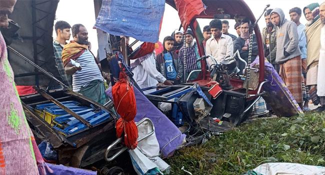 গফরগাঁওয়ে সড়ক দুর্ঘটনায় জেলে নিহত, আহত ২